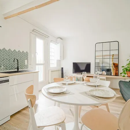 Appartement Ideal Famille, En Duplex Et Au Calme, Au Pied Du Metro 